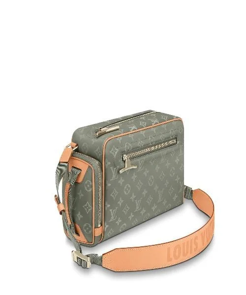 Louis Vuitton Camera Bag Monogram Titanium