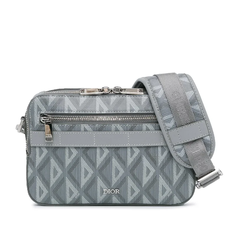 Dior CD Diamond Safari Bag with Strap (SHG-I8B75e)